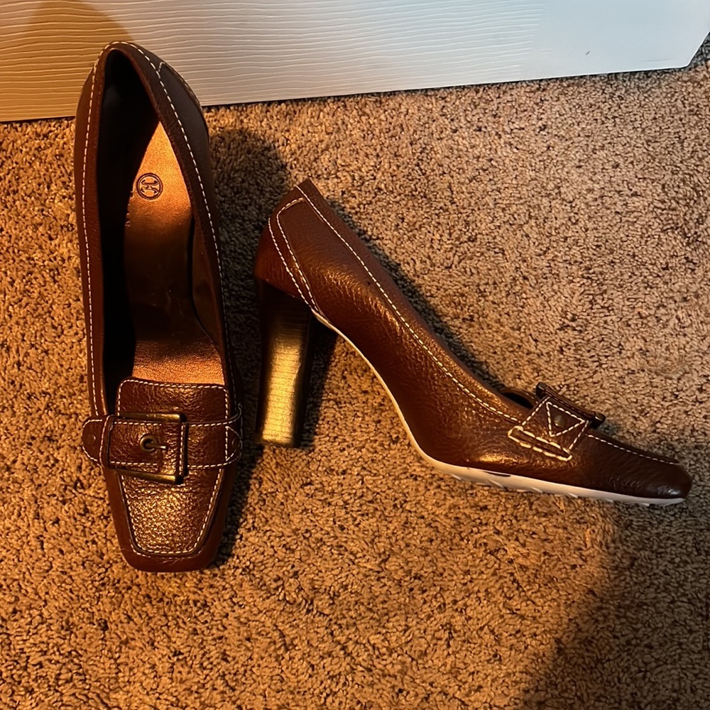 Cole Haan brown leather buckle heel 9B